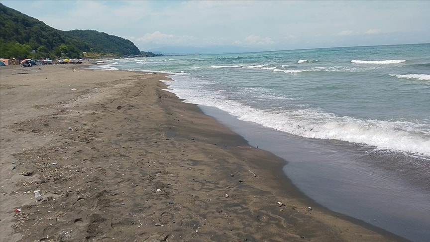 Karadeniz'de fırtına: Kocaeli ve Zonguldak'ta deniz yasağı