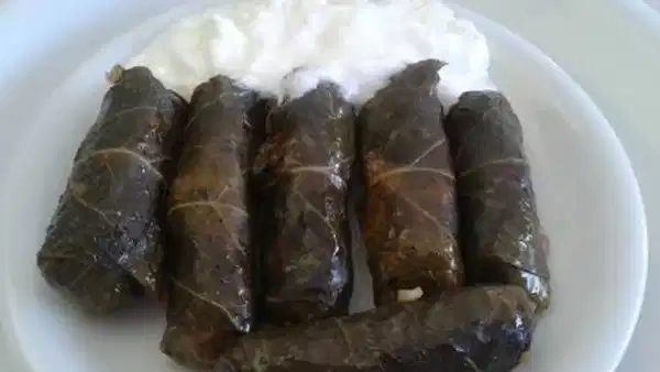 Karadeniz’in Nefis Lezzeti: Etli Karalahana Sarması Tarifi