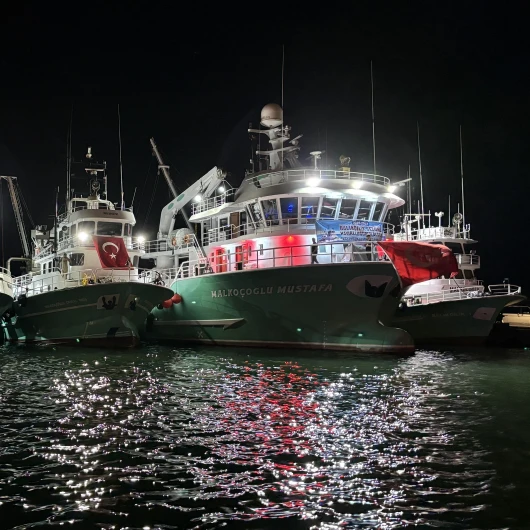 Karadeniz'de Yeni Sezon: Balıkçılar 'Vira Bismillah' ile Denize Açıldı