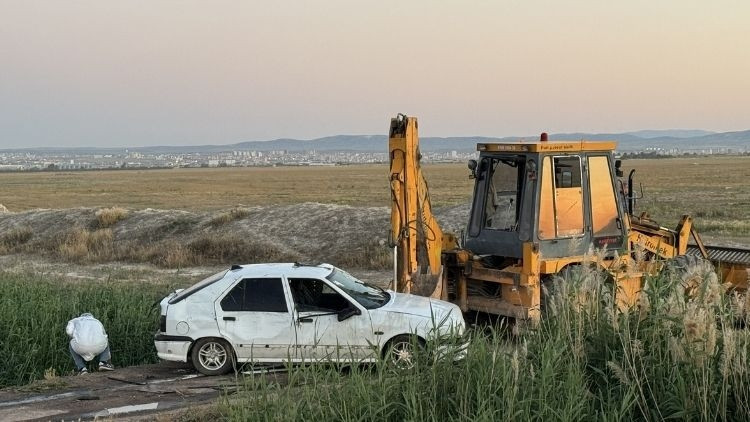 Karaman'da dereye devrilen otomobilde 3 çocuk öldü, 4 yaralı