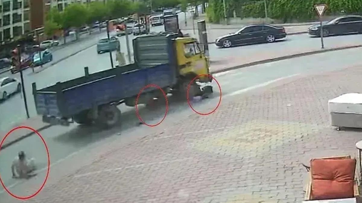 Karatay'da korkunç kaza: Bisikletteki 3 çocuk kamyonetin altında kaldı