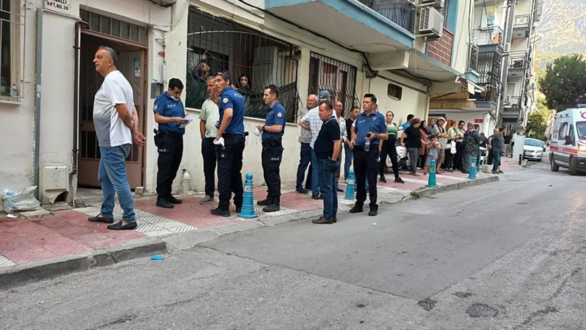 Kardeşinin cesediyle 2 gün aynı evde kaldı