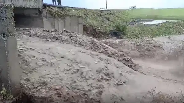 Kars'ta sel: Evler, ahırlar ve tarım arazileri sular altında