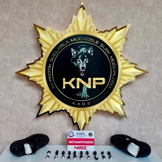 Kars'ta ayakkabı tabanında 123 gram metamfetamin ele geçirildi