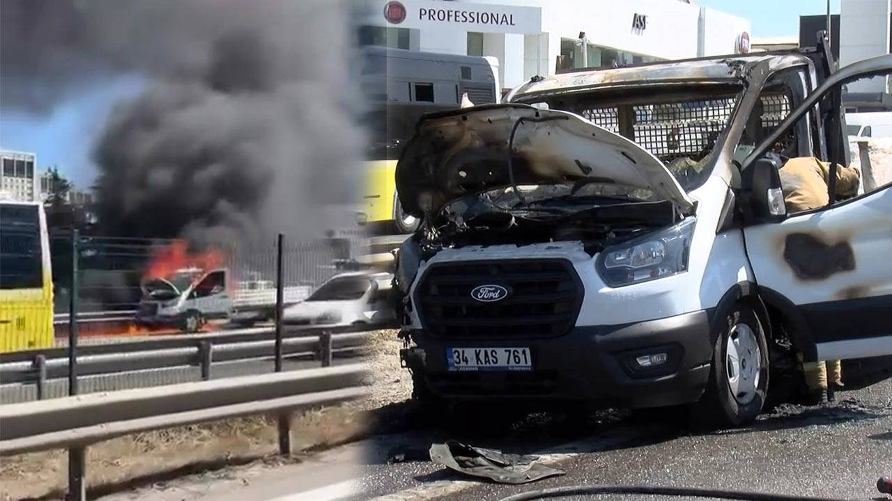 Kartal D-100'de Fayans Yüklü Kamyonet Alev Alev Yandı: Trafikte Kaos