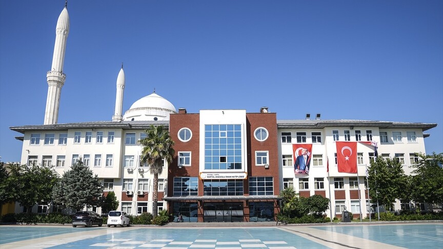 Kartal İmam Hatip'ten YKS'de Büyük Başarı: 2 Türkiye Birinciliği ve 78 Derece