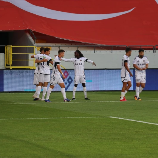 Kasımpaşa, Alanyaspor'u Deplasmanda 1-0 Mağlup Etti