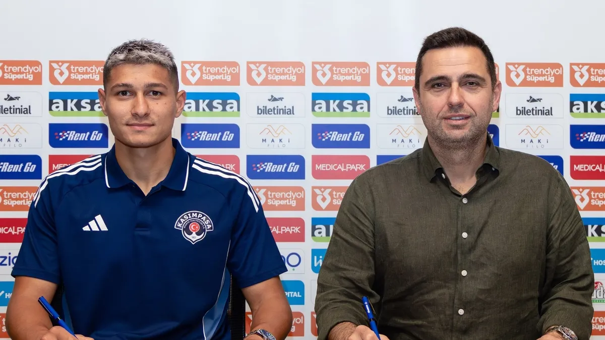 Kasımpaşa, Emirhan Boz Transferini Resmen Açıkladı