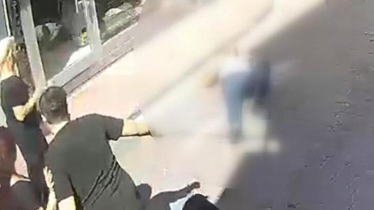 Kasımpaşa'da kız çocuğuna taciz şüphelisi bıçaklandı