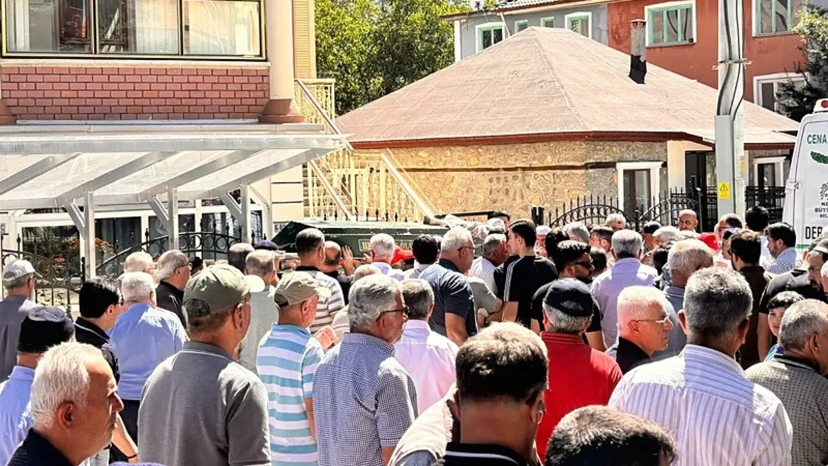 Kaskın içine giren arı ölüme neden oldu: Motosikletli panik yaptı, 75 yaşındaki yaya hayatını kaybetti