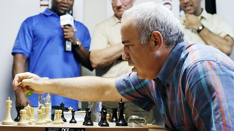 Kasparov: Batılı güvenlik servisleri beni suikast tehdidine karşı uyardı