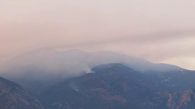 Kaş'ta Orman Yangını Kontrol Altına Alındı, Soğutma Çalışmaları Sürüyor