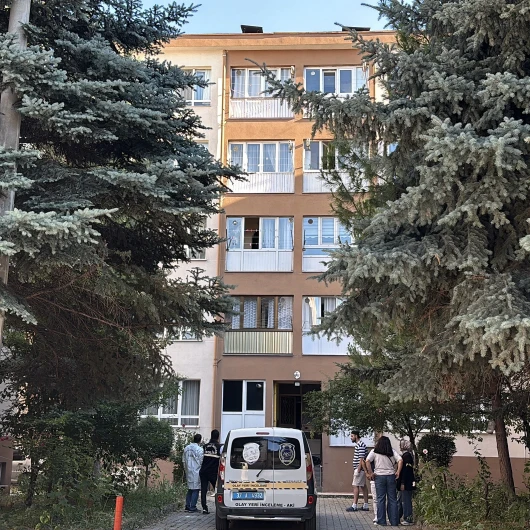 Kastamonu'da 4 Yaşındaki Çocuk Pencereden Düşerek Hayatını Kaybetti
