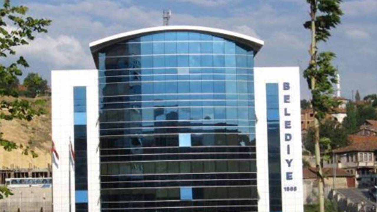 Kastamonu Belediyesi'ne Silah ve Kılıçla Baskın: Şüpheli Gözaltında