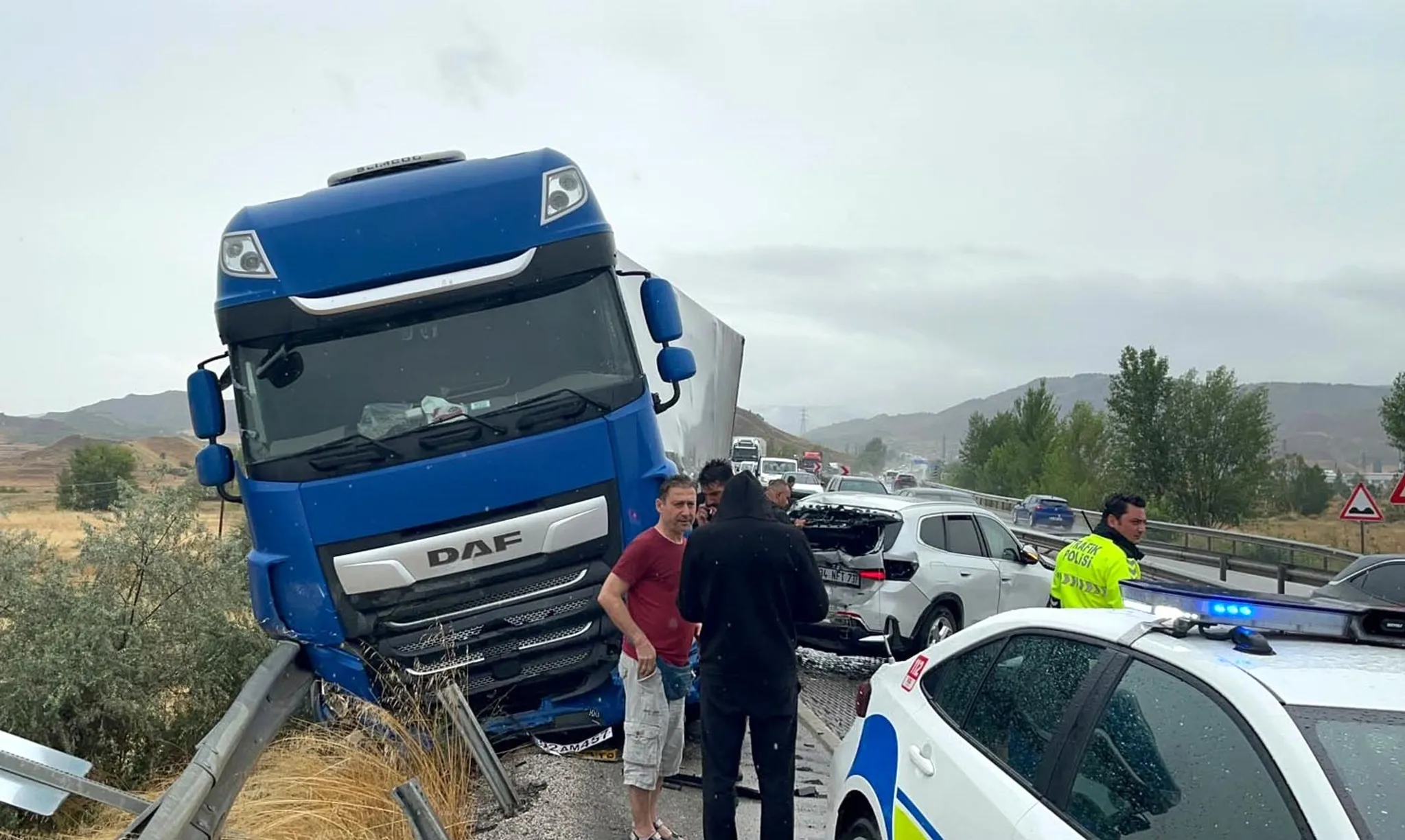 Kastamonu'da sağanak 3 zincirleme kazaya yol açtı: 1 ölü, 12 yaralı