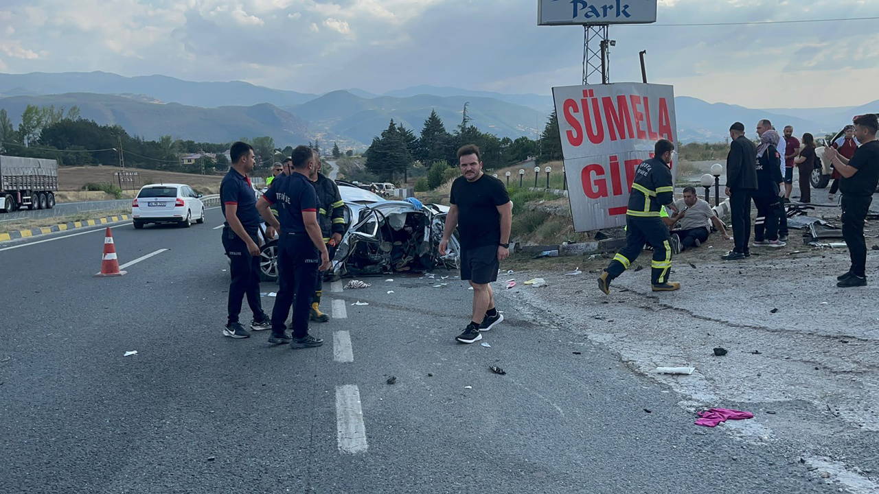 Kastamonu'da feci kaza: Anne ve kızı hayatını kaybetti, 4 yaralı
