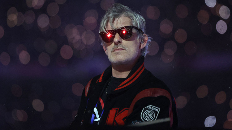 Kavinsky Evinde Ölü Bulundu