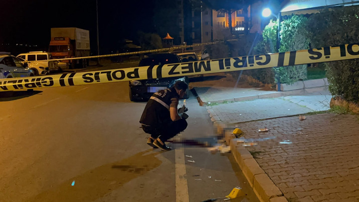 Kayseri'de Baba ve Oğul Birbirini Bıçakladı