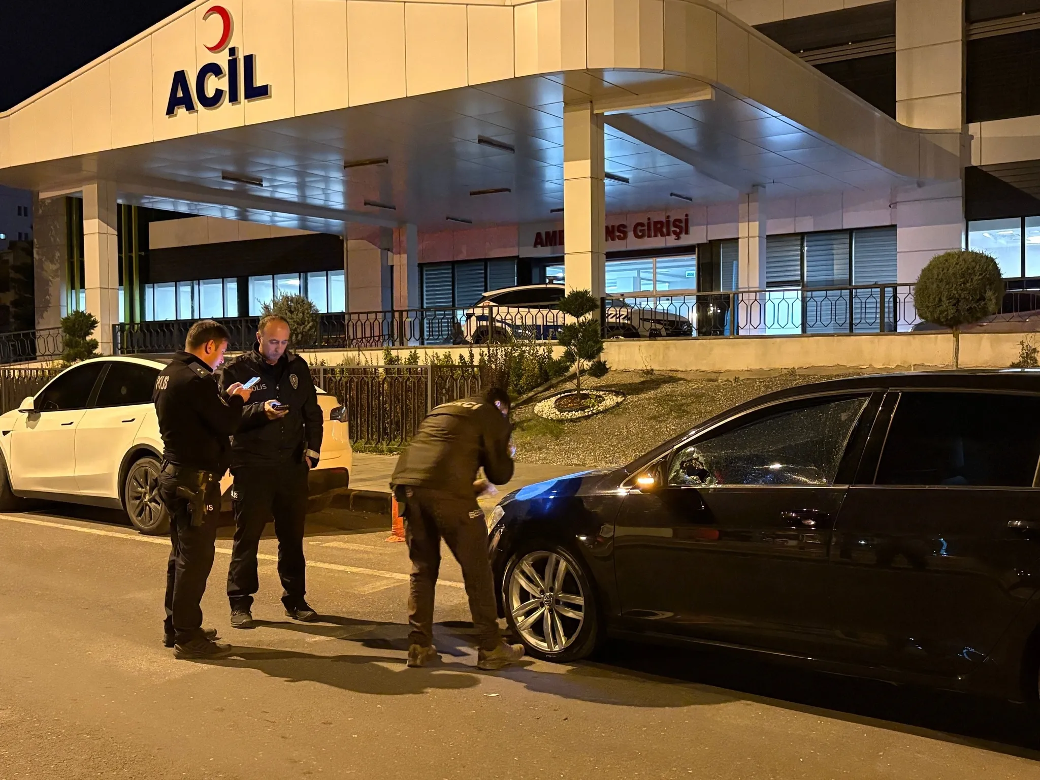 Kayseri'de Bıçaklı Kavga: Bir Yaralı, Otomobil Zarar Gördü