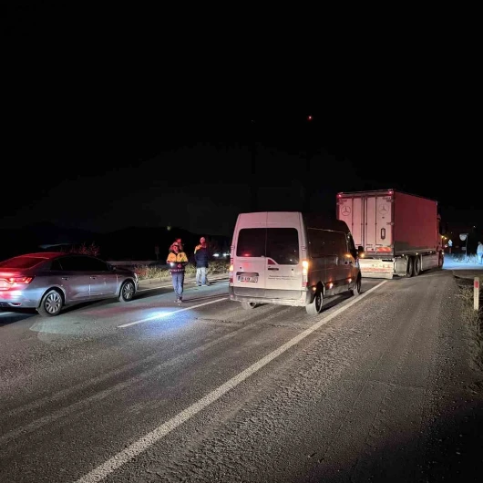 Kayseri'de otomobiller çarpıştı: 3 ölü, 1 yaralı