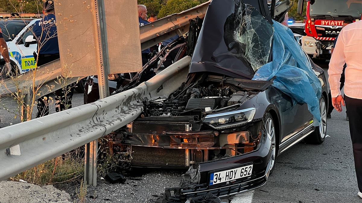 Kayseri Düğün Konvoyu Bariyere Çarptı: 1 Ölü, 5 Yaralı
