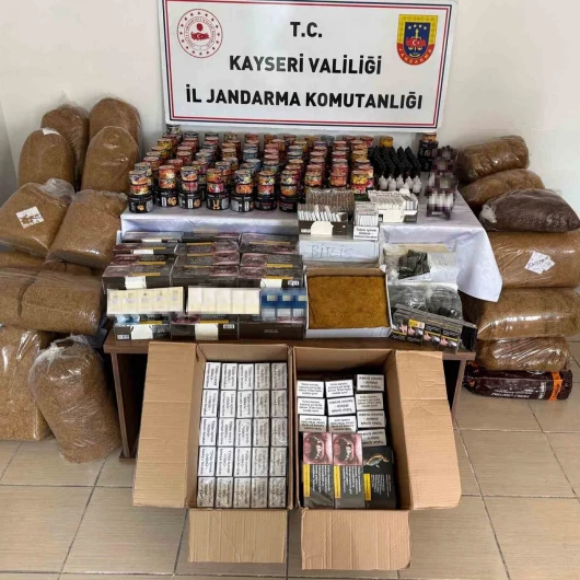 Kayseri'de Kaçakçılık Operasyonu: Binlerce Makaron Ele Geçirildi