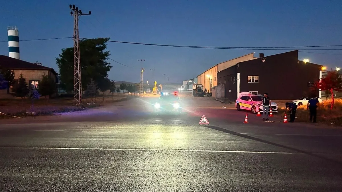 Olay Yerinden Kaçarken Aracını Polise Sürdü: 1 Ölü, 2 Yaralı