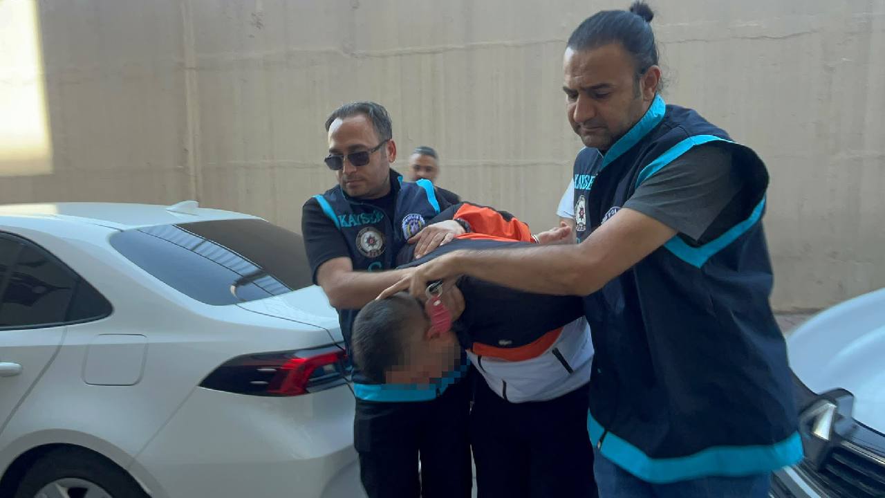 Kayseri'de misafir gittiği ev sahibini bıçaklayan şüpheli adliyede