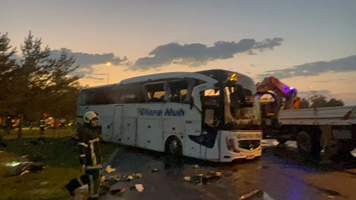 Kayseri'de Otobüs-Tanker Çarpışması: 2'si Ağır 35 Yaralı