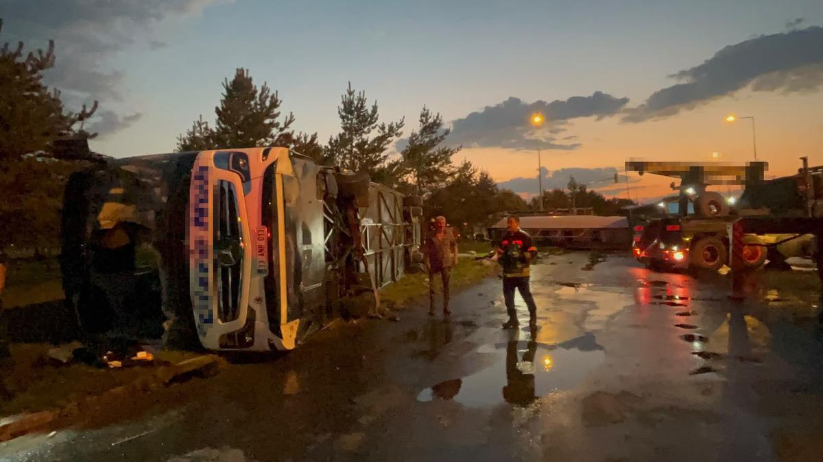 Kayseri'de Otobüs ve Tanker Çarpıştı: 35 Yaralı