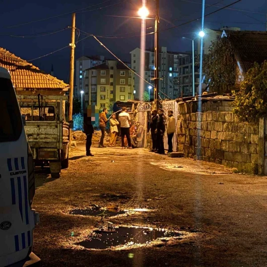 Kayseri'de Prizi Tamir Eden Genç Elektrik Akımına Kapıldı