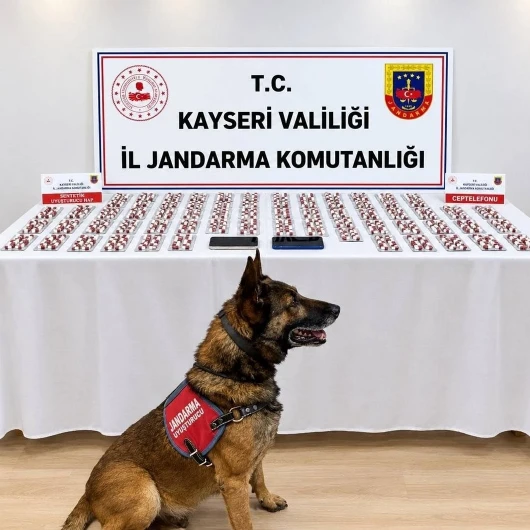 Kayseri'de Şüpheli Araçta Bin 81 Sentetik Hap Ele Geçirildi