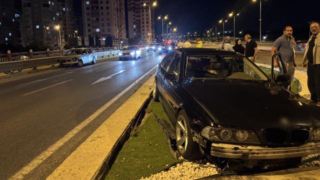 Kayseri'de Zincirleme Trafik Kazası: 2 Yaralı