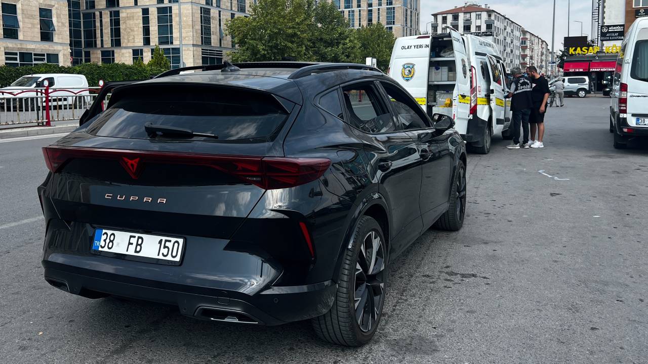Kayseri'de anahtar üstünde unutulan otomobili çalan 4 çocuk yakalandı