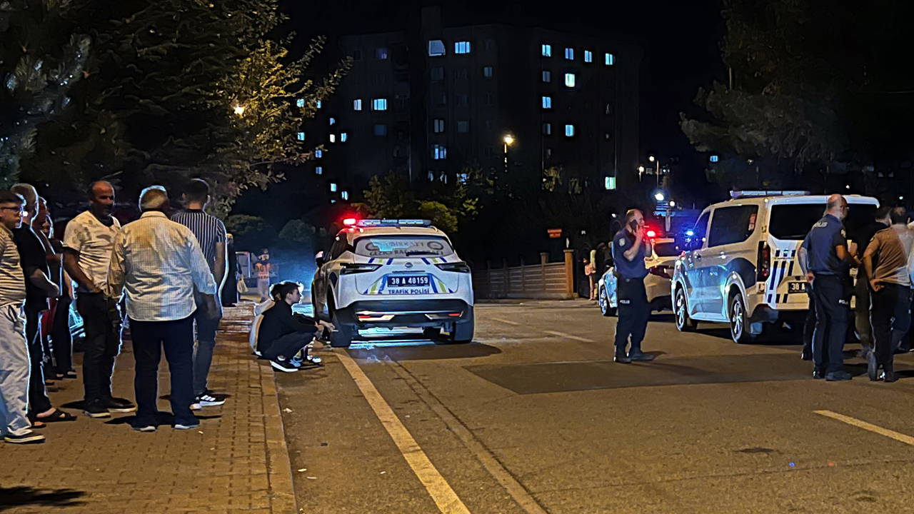 Kayseri'de Parkta Bıçaklı Saldırı: 1'i Ağır 3 Yaralı
