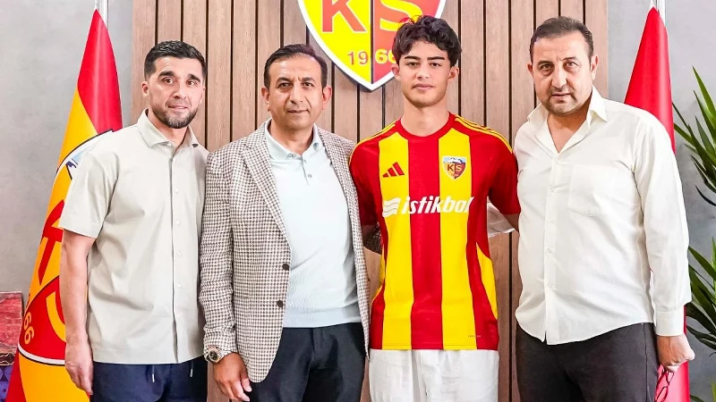 Kayserispor, Kayra Cihan ile 3 yıllık sözleşme imzaladı