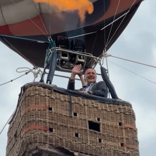 Kazakistan'da Seçim Günü Sıcak Hava Balonlu Oy