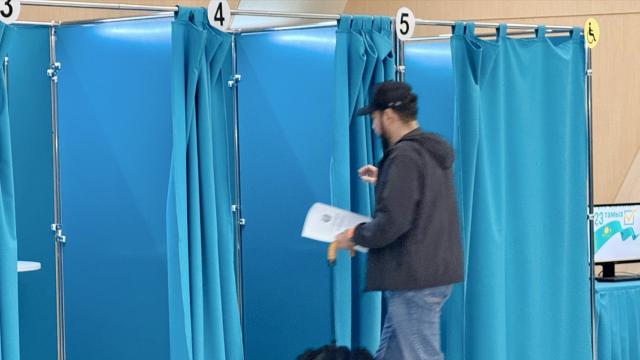 Kazakistan'da Tek Meclisli Kurultay Seçimi Başladı