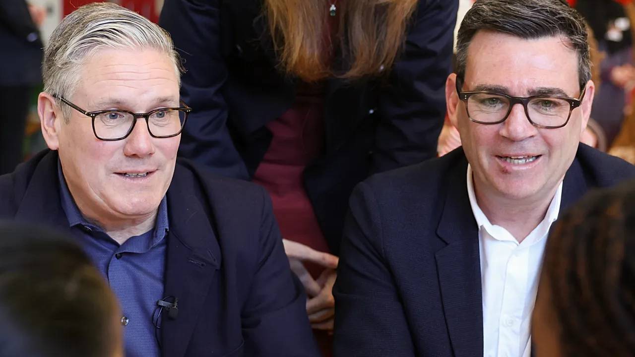 Keir Starmer: İngiltere'nin Yeni Başbakanı Göreve Başladı