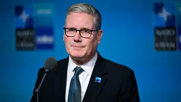Keir Starmer Siyaseti Tamamen Bıraktı: 11 Yıllık Milletvekilliğinden de İstifa Etti