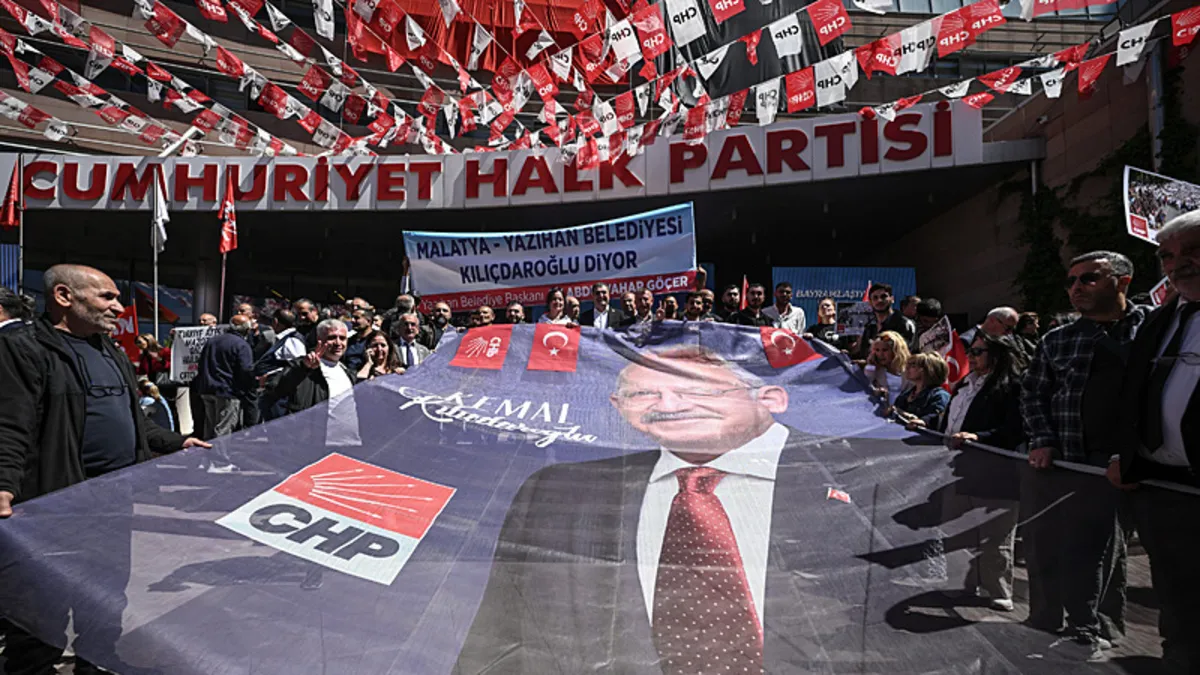 Kemal Kılıçdaroğlu 3 yıl aradan sonra CHP Genel Merkezi'nde