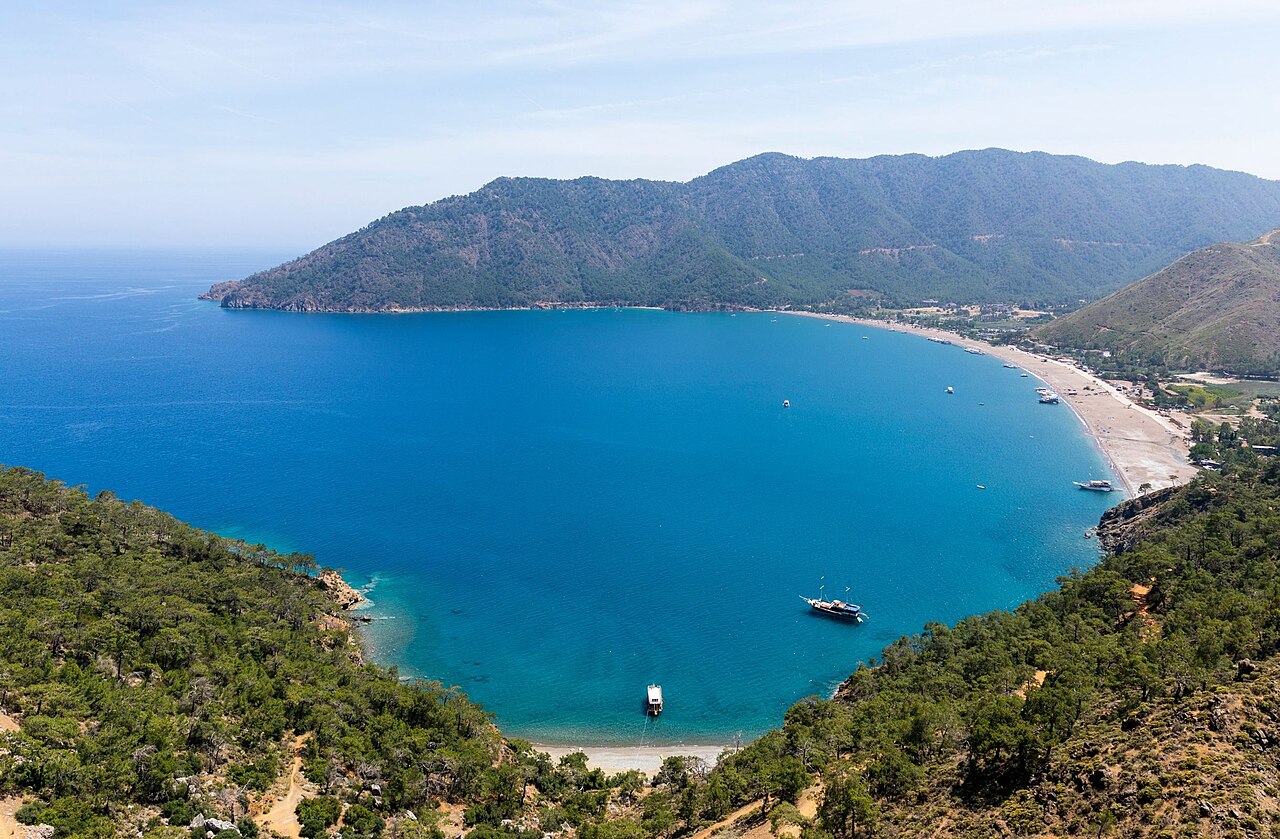 Kemer'deki Orman Yangını Kontrol Altına Alındı