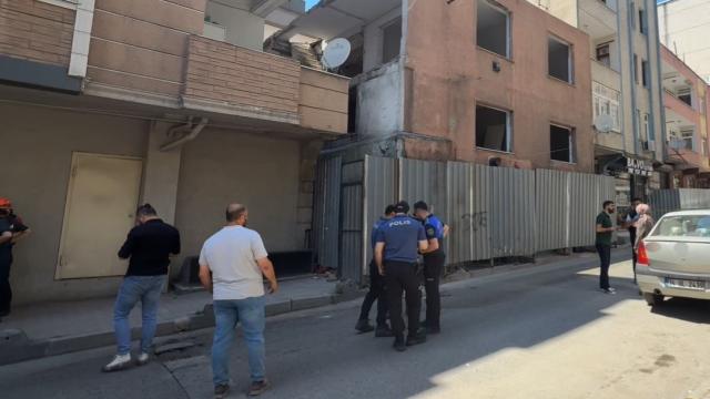 Kentsel dönüşüm binası çöktü: 1 ölü, 2 yaralı