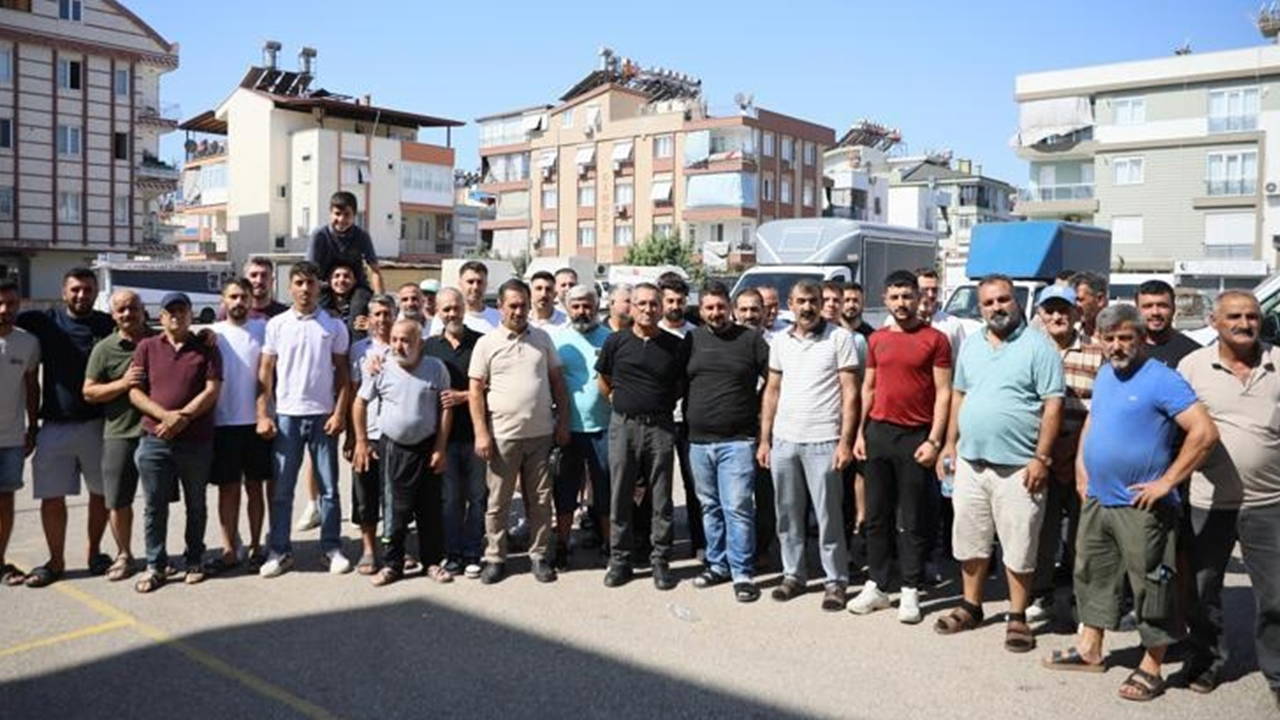 Kepez'de Pazar Esnafından Yeni Yer İçin Protesto