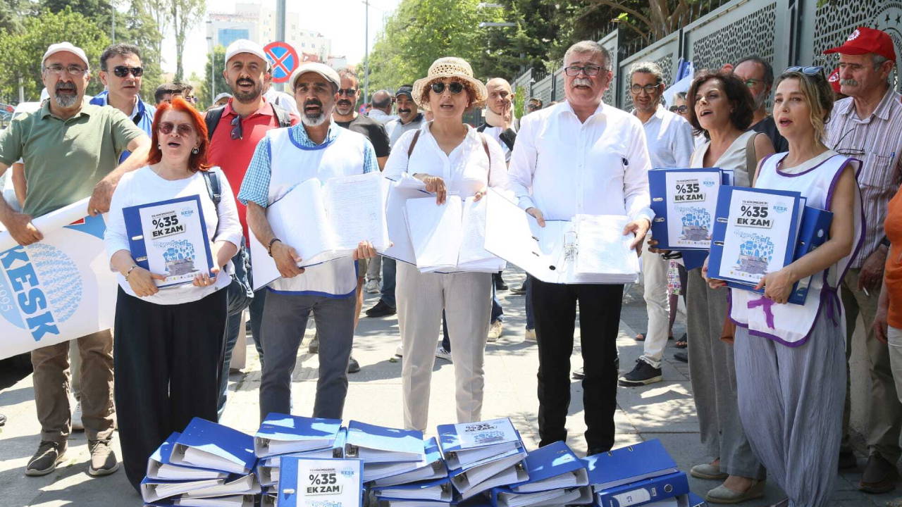 KESK, 20 Bin İmzayı Bakanlığa İletti: Yüzde 35 Ek Zam Talebi