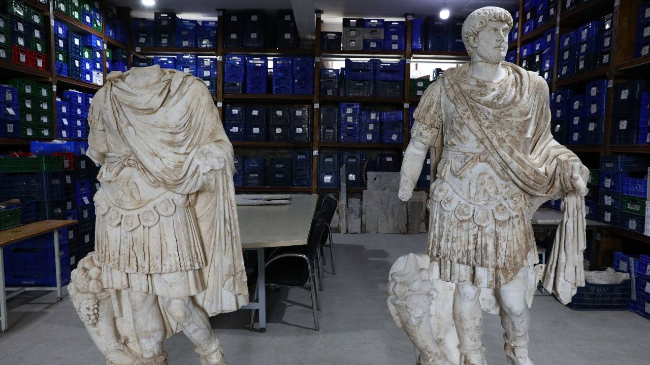 Kibyra'da 2 Bin Yıllık Roma Heykeli Gün Yüzünde