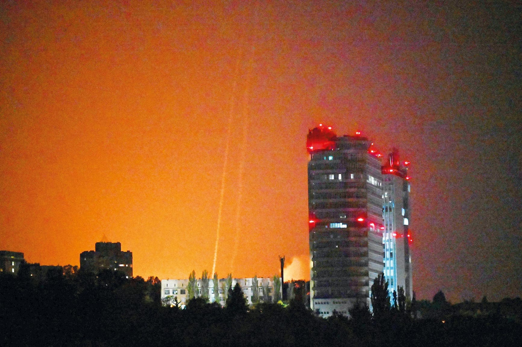 Kiev'e 9 Saat Süren Füze ve İHA Saldırısında Can Kaybı 15'e Yükseldi
