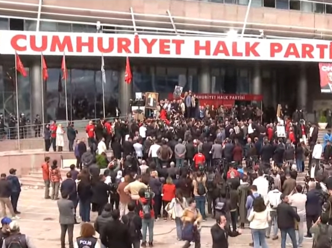 Kılıçdaroğlu, belediye başkanlarının yetkilerini sınırlandıracak adımı hazırlıyor