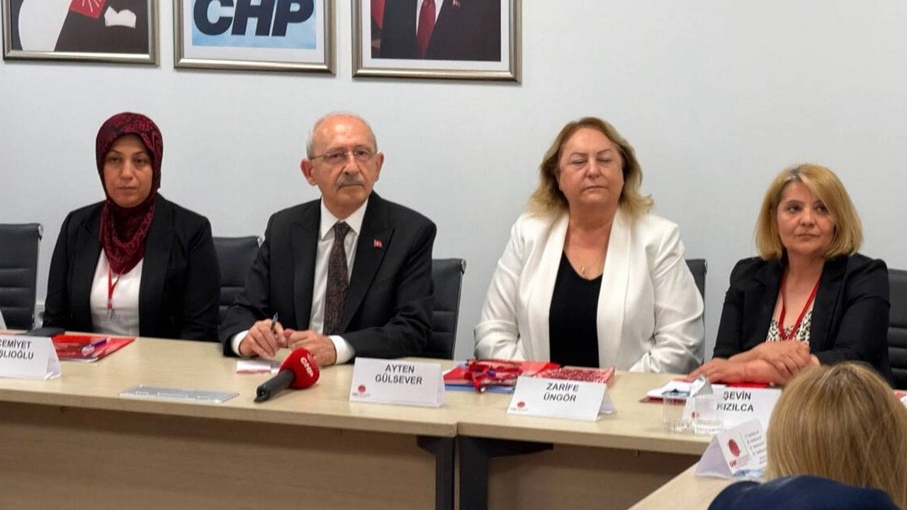 Kılıçdaroğlu, CHP Kadın Kolları Yönetici Eğitimine Katıldı