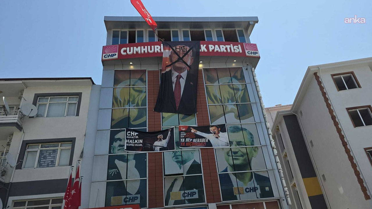 Kılıçdaroğlu fotoğrafına 'Hain' posteri: CHP Malatya'da gerginlik